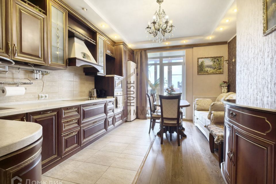 Продаётся 2-комнатная квартира, 83.2 м²
