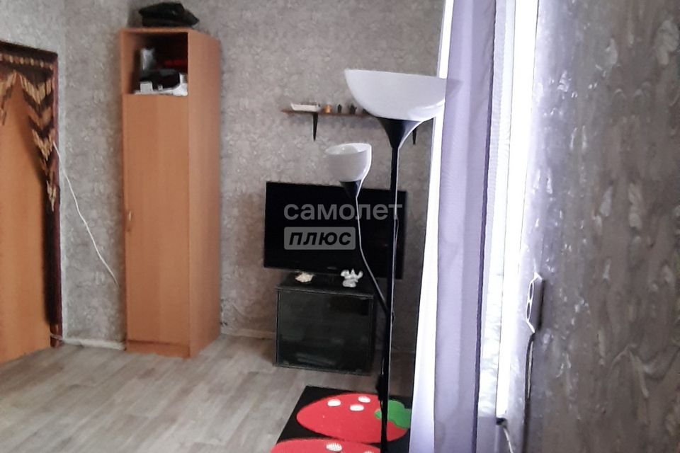 Продаётся 2 комнаты в 18-комн. квартире, 32.6 м²