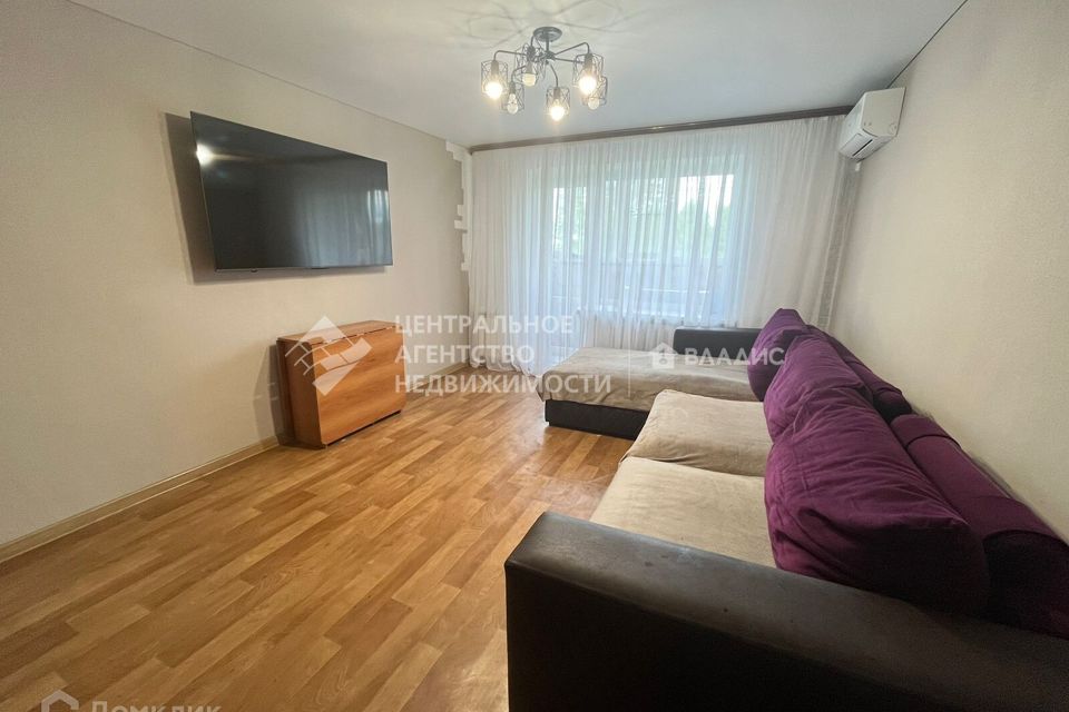 Продаётся 3-комнатная квартира, 58.1 м²