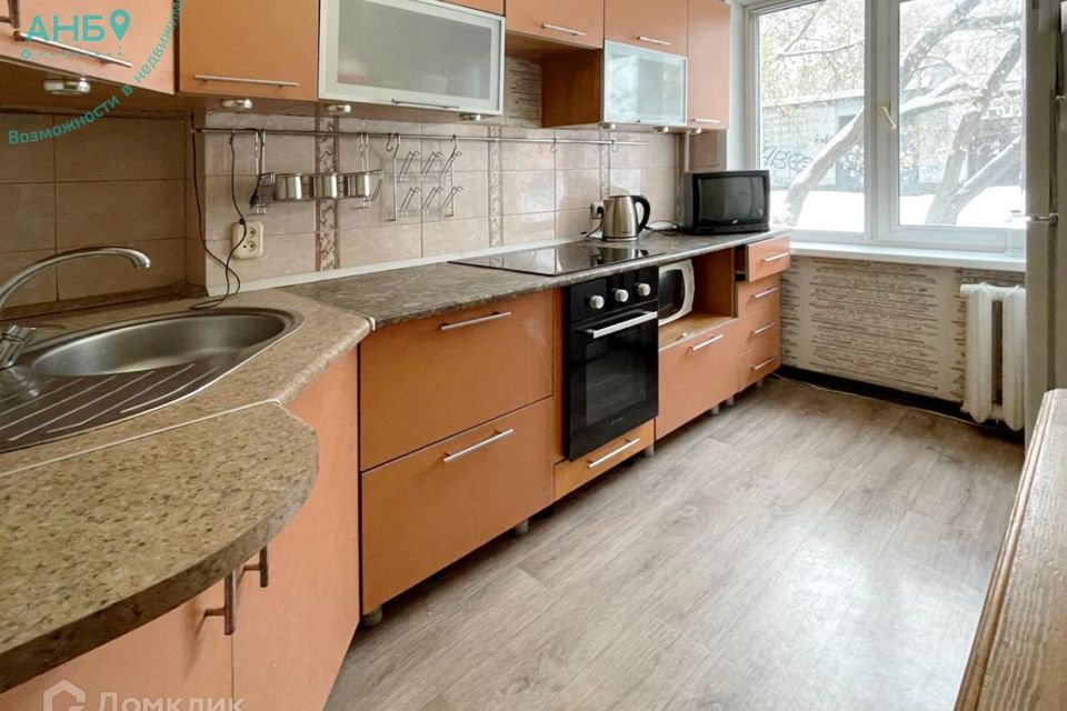 Продаётся 4-комнатная квартира, 76 м²