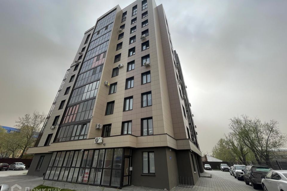 Продаётся 4-комнатная квартира, 137.7 м²