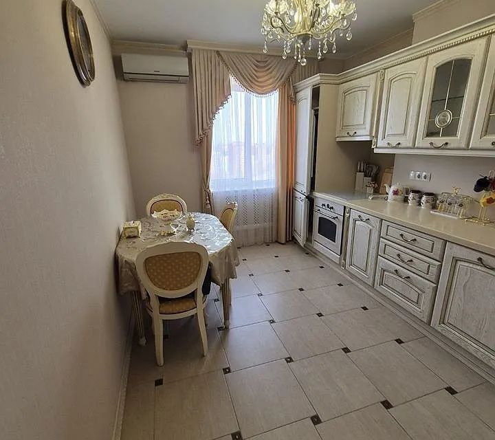 Продаётся 1-комнатная квартира, 50 м²