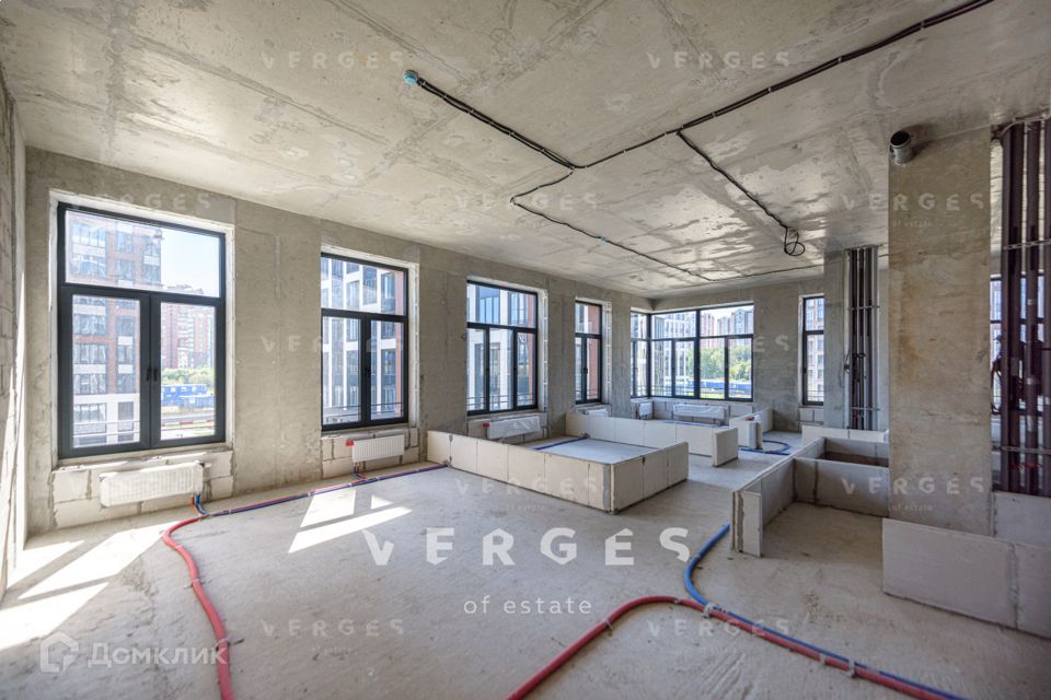Продаётся 4-комнатная квартира, 103 м²