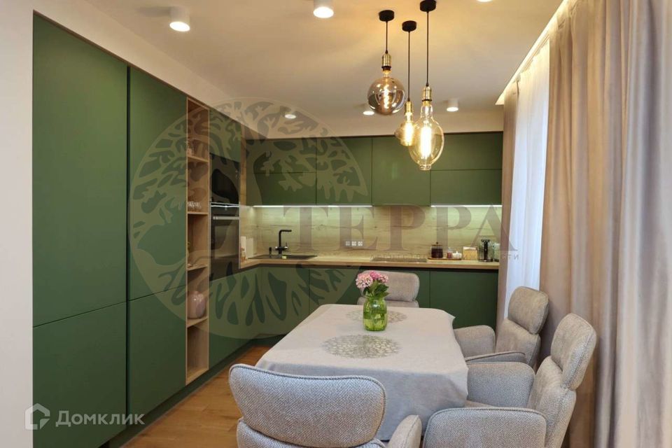 Продаётся 3-комнатная квартира, 100.3 м²