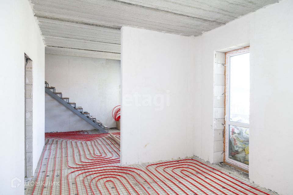 Продаётся 3-комнатная квартира, 250 м²