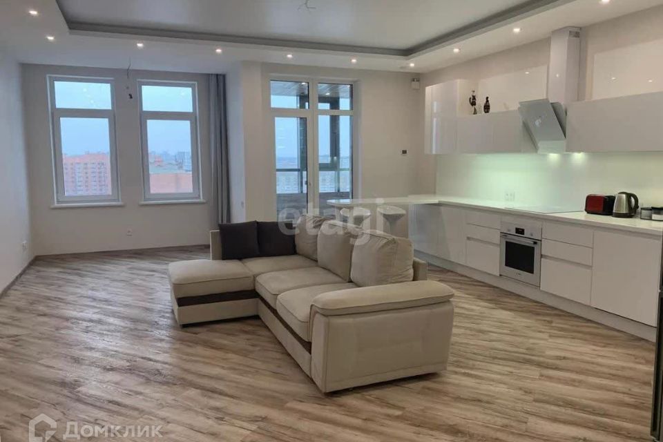 Продаётся 2-комнатная квартира, 105.6 м²