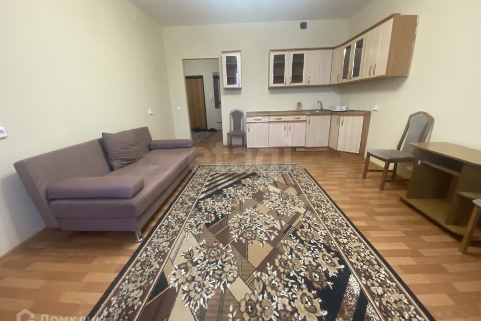Сдаётся 2-комнатная квартира, 75 м²