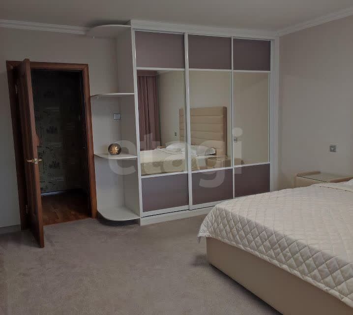 Сдаётся 2-комнатная квартира, 88 м²