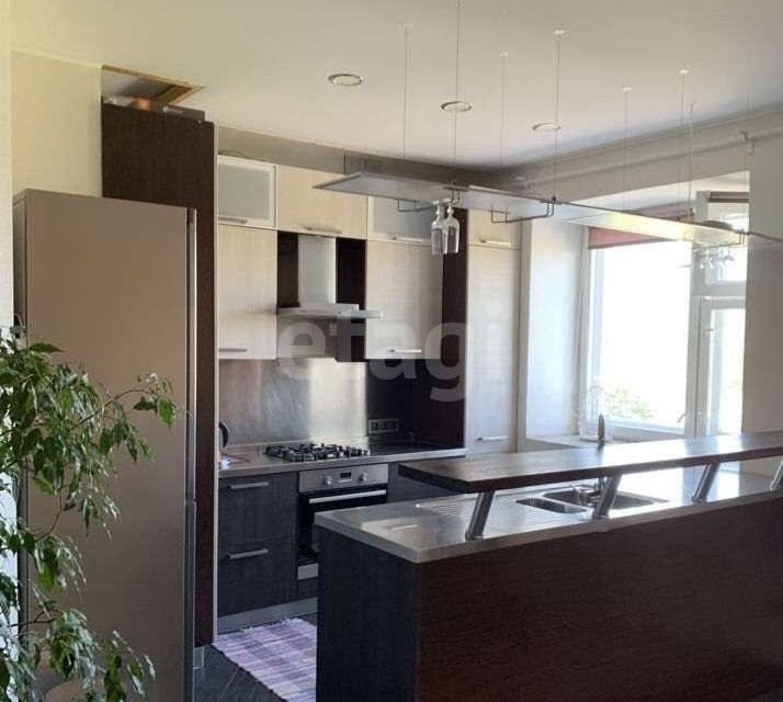 Продаётся 3-комнатная квартира, 64 м²