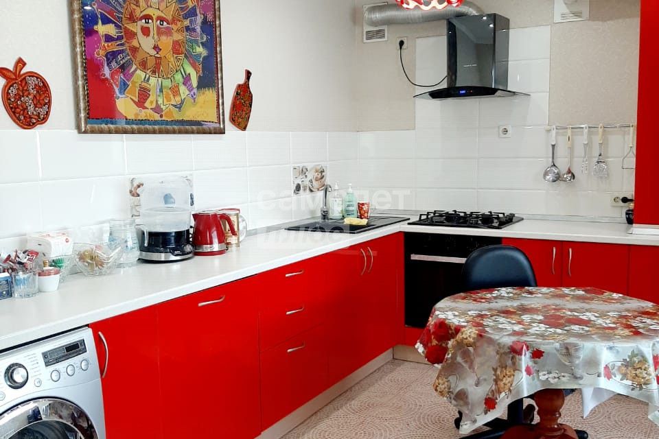 Продаётся 2-комнатная квартира, 64 м²