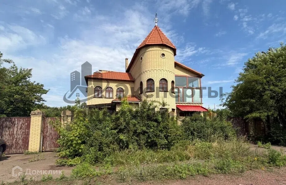 Продаётся 3-этажный дом, 438 м²