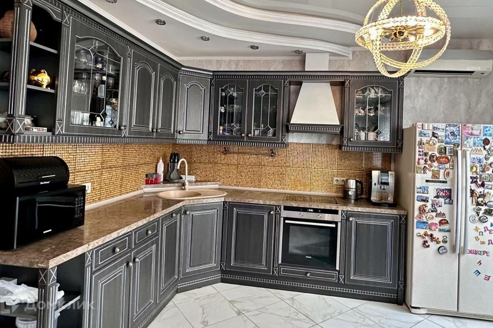 Продаётся 4-комнатная квартира, 124 м²