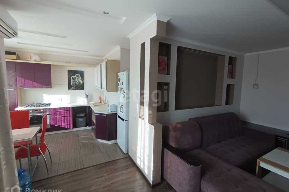 Продаётся 3-комнатная квартира, 72.4 м²