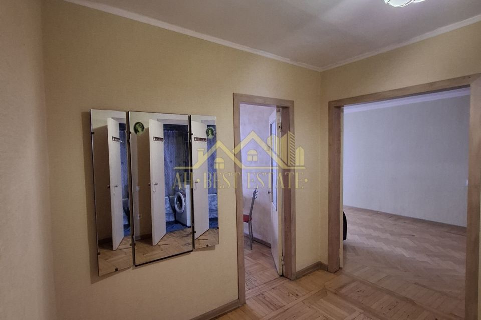 Продаётся 2-комнатная квартира, 55.8 м²