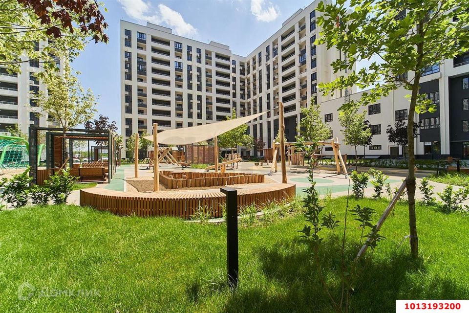Продаётся 1-комнатная квартира, 42 м²
