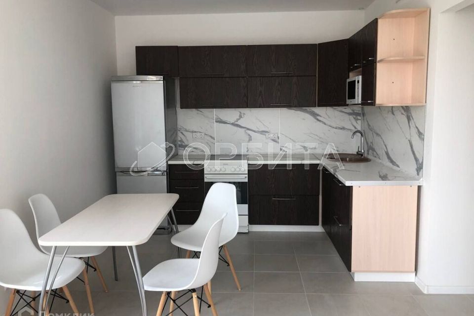 Сдаётся 2-комнатная квартира, 56 м²