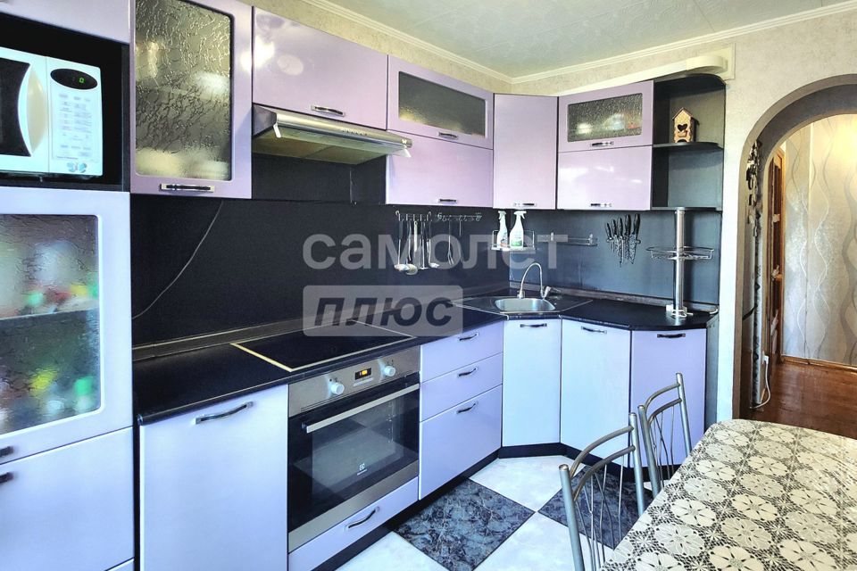 Продаётся 4-комнатная квартира, 77.2 м²