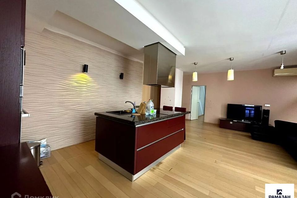 Сдаётся 3-комнатная квартира, 107 м²