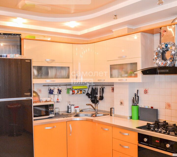 Продаётся 4-комнатная квартира, 115 м²