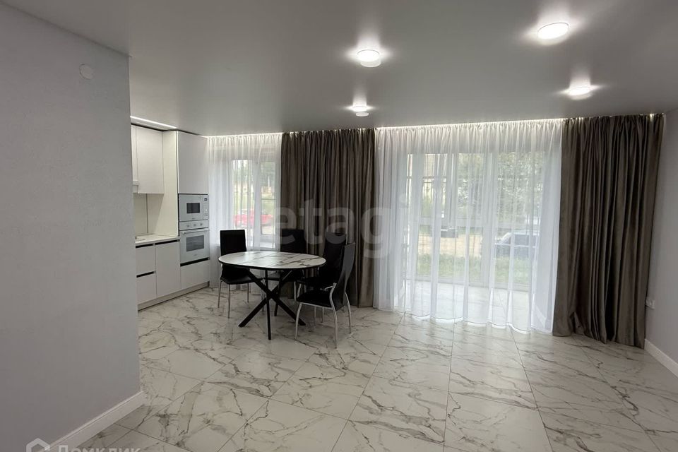 Продаётся 2-комнатная квартира, 56.3 м²