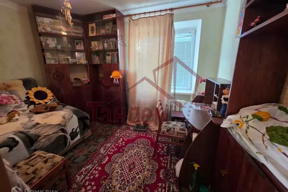 Продаётся 4-комнатная квартира, 61 м²