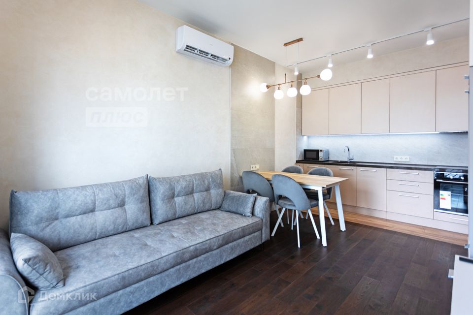 Сдаётся 2-комнатная квартира, 76 м²