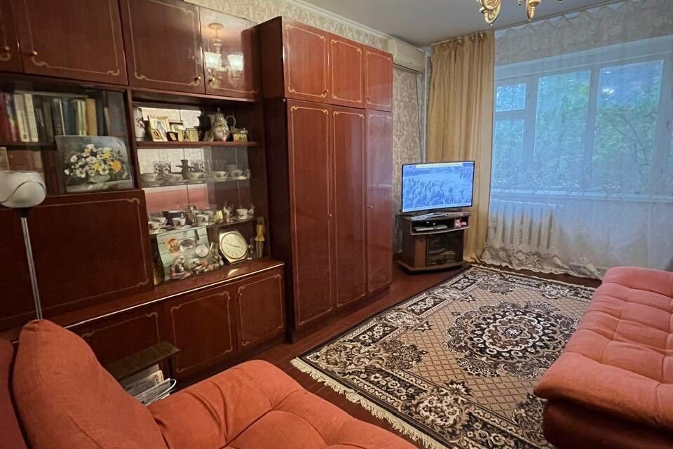 Продаётся 3-комнатная квартира, 57.4 м²