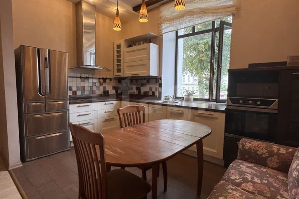 Сдаётся 3-комнатная квартира, 98.2 м²