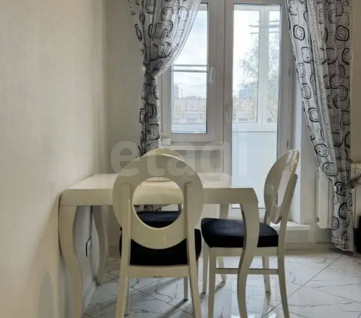 Продаётся 1-комнатная квартира, 37.8 м²