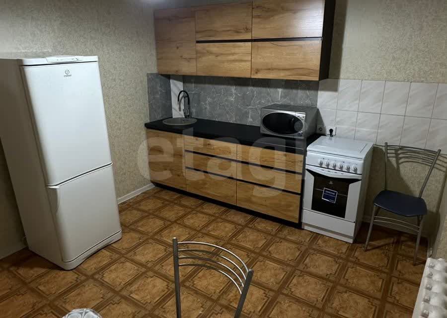 Сдаётся 2-комнатная квартира, 65 м²
