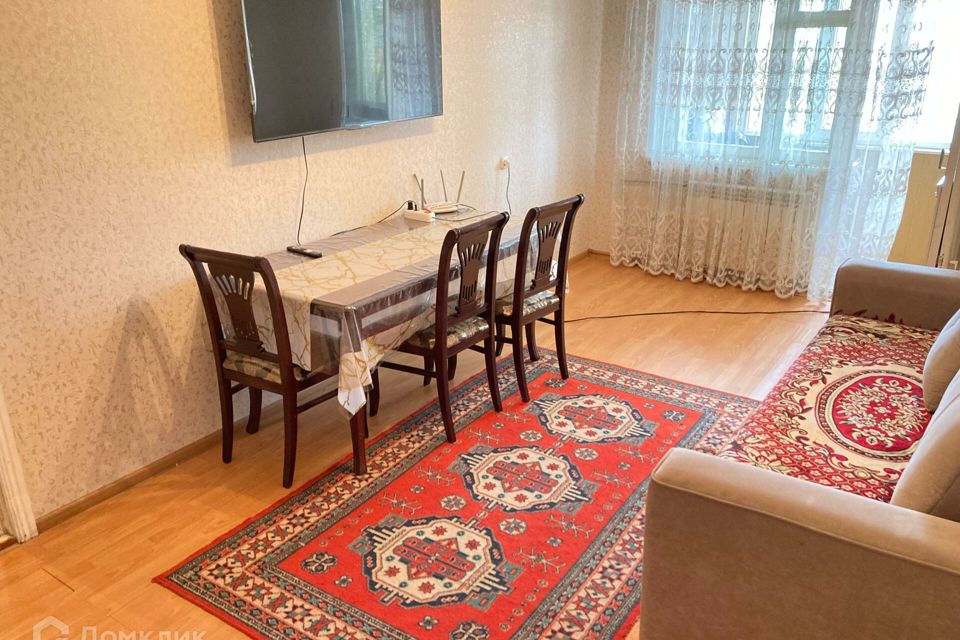 Сдаётся 2-комнатная квартира, 65 м²