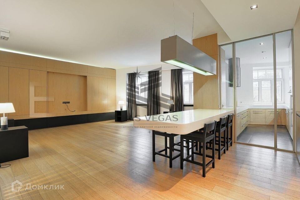 Сдаётся 4-комнатная квартира, 177 м²