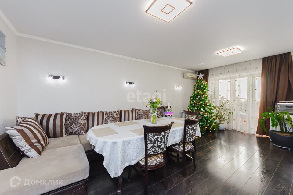 Продаётся 3-комнатная квартира, 118 м²