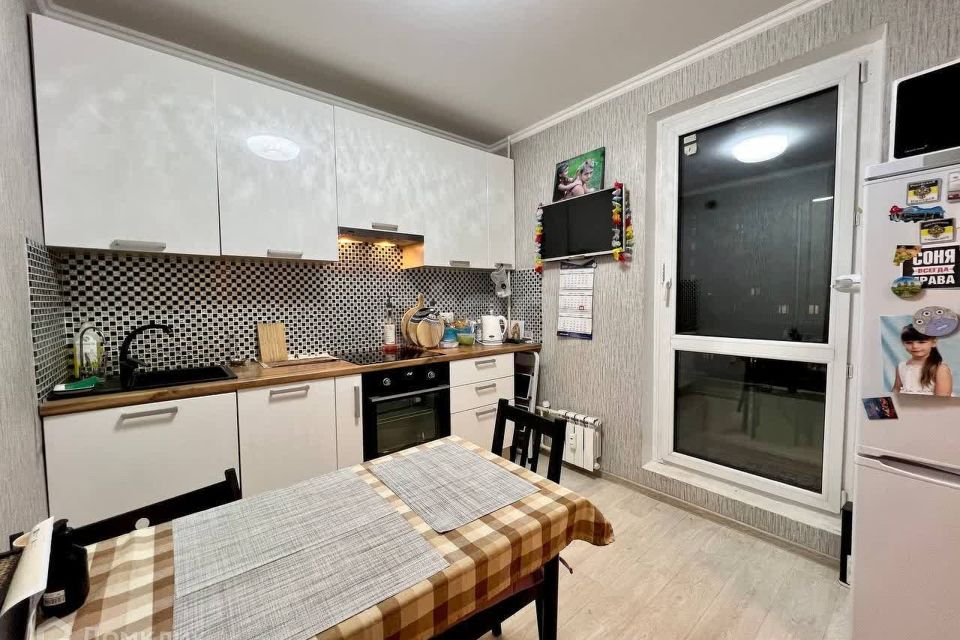 Продаётся 2-комнатная квартира, 56.8 м²