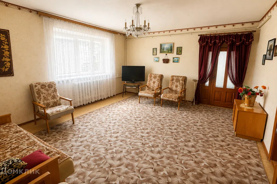 Продаётся 3-этажный дом, 215.4 м²