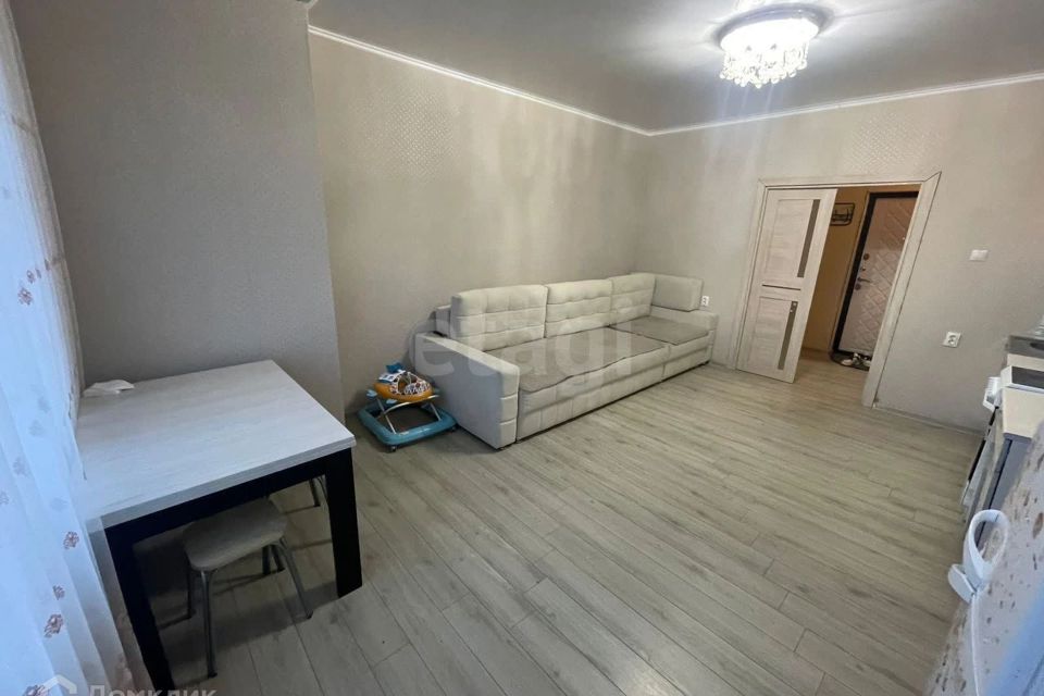 Продаётся 1-комнатная квартира, 43.3 м²