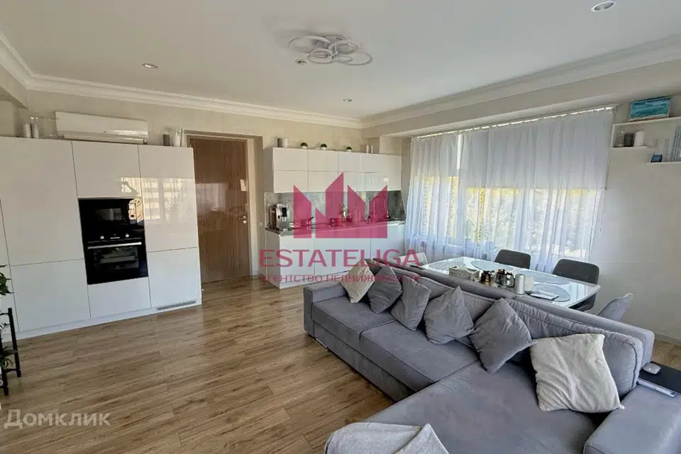 Продаётся 3-комнатная квартира, 104.2 м²
