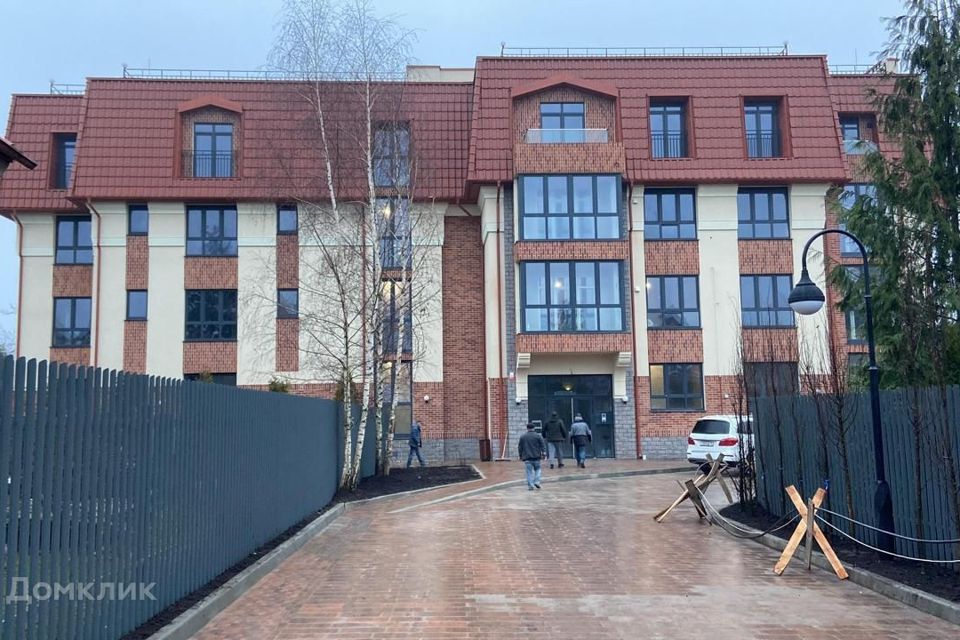Продаётся 2-комнатная квартира, 77 м²