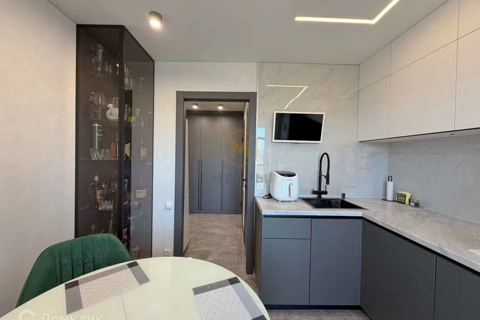 Продаётся 2-комнатная квартира, 50.7 м²