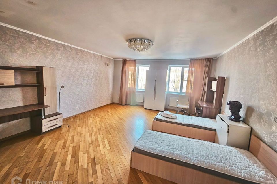 Продаётся 3-комнатная квартира, 106.3 м²