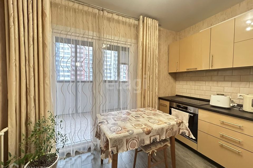 Продаётся 1-комнатная квартира, 37.8 м²