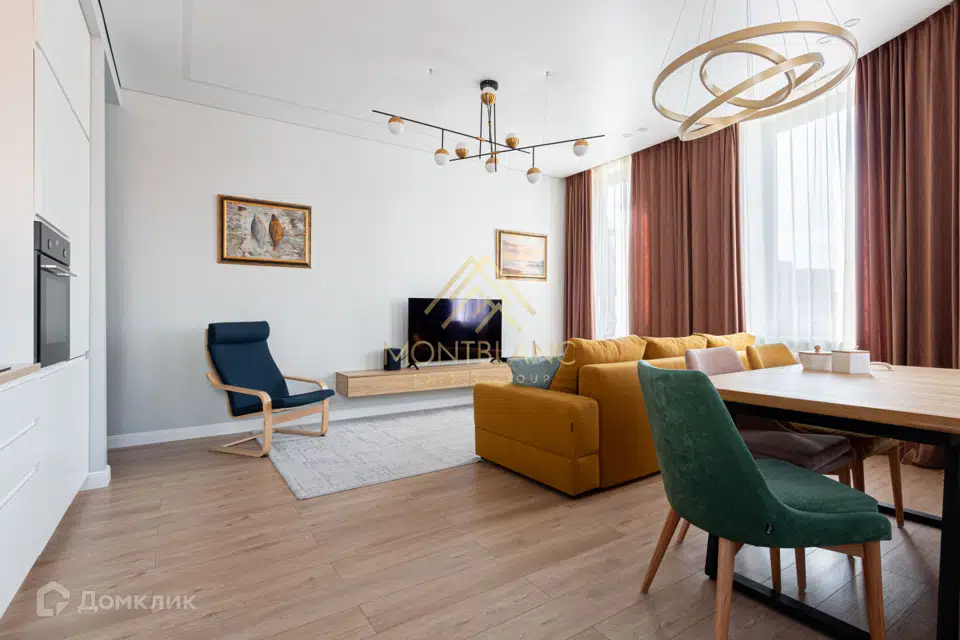 Продаётся 3-комнатная квартира, 102.2 м²