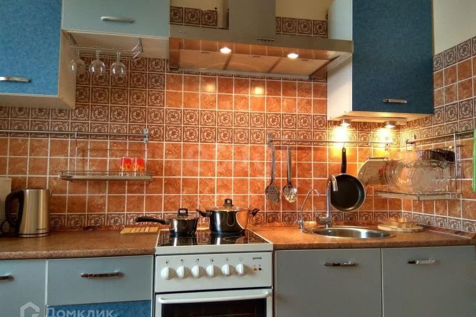 Сдаётся 1-комнатная квартира, 42 м²