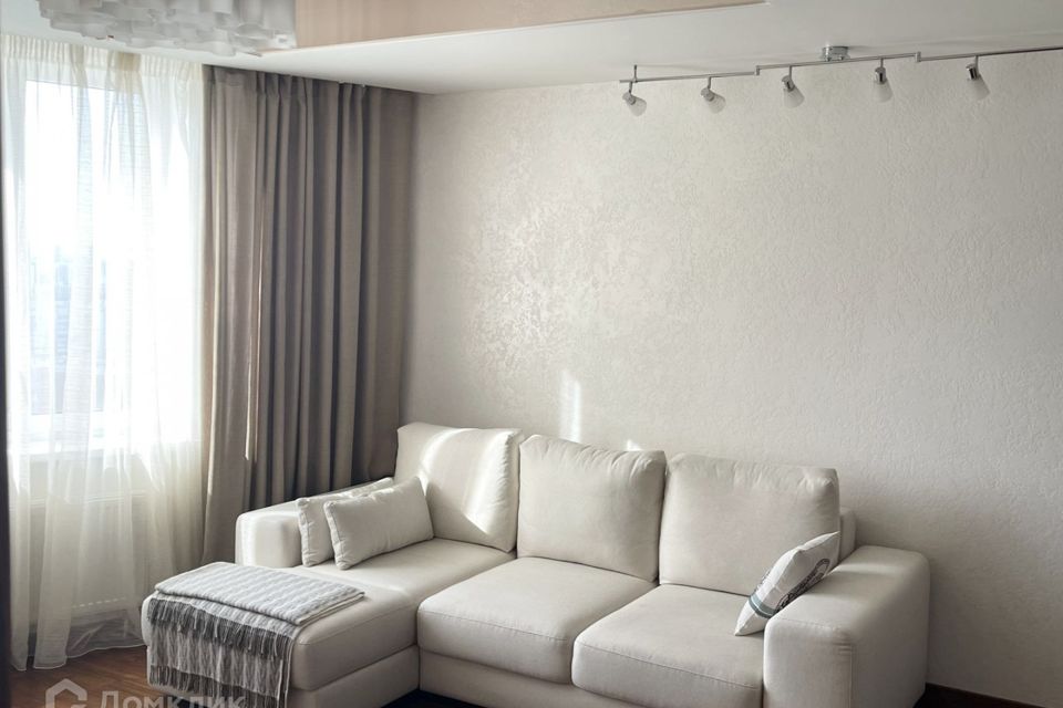 Продаётся 3-комнатная квартира, 102 м²