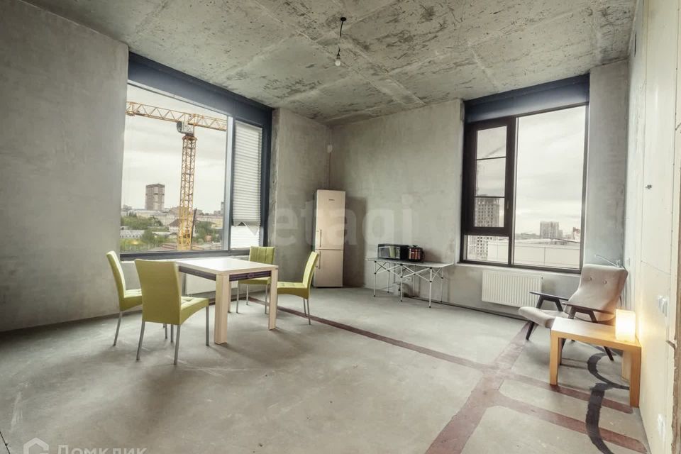 Продаётся 4-комнатная квартира, 109.7 м²