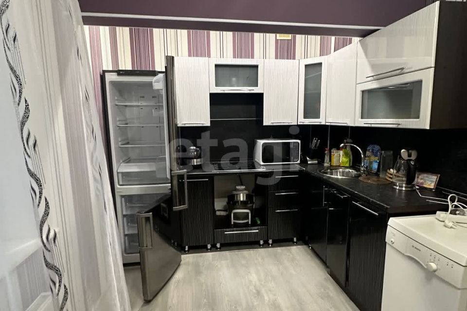 Сдаётся 2-комнатная квартира, 56.8 м²