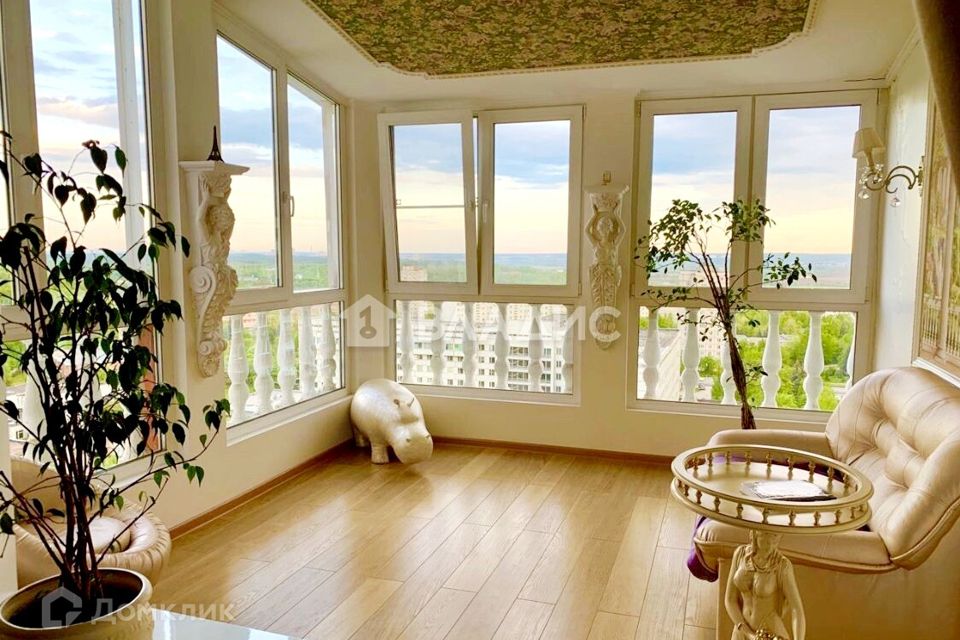 Продаётся 3-комнатная квартира, 134.6 м²