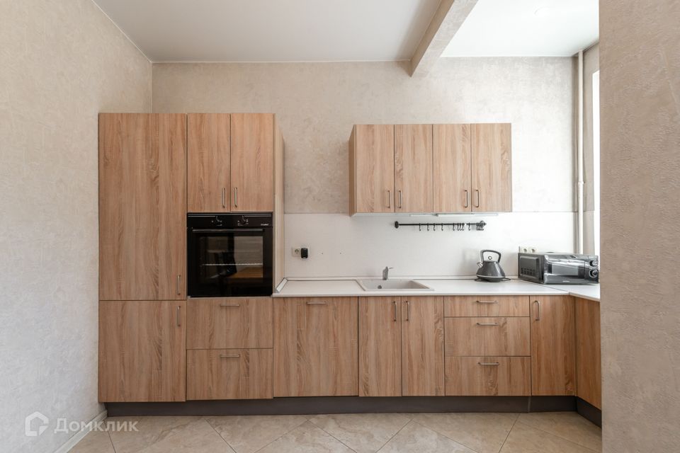 Продаётся 2-комнатная квартира, 75.6 м²