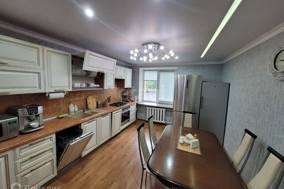 Продаётся 3-комнатная квартира, 104.9 м²