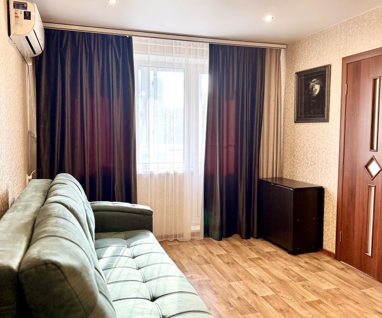 Продаётся 2-комнатная квартира, 43.8 м²